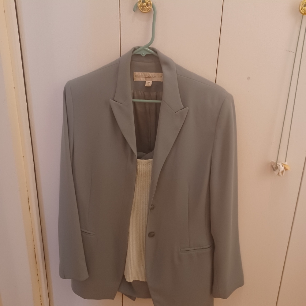 3 piece size 8P green suit